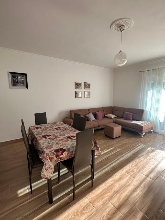 Vlora Central & Comfy Apartment Екстер'єр фото